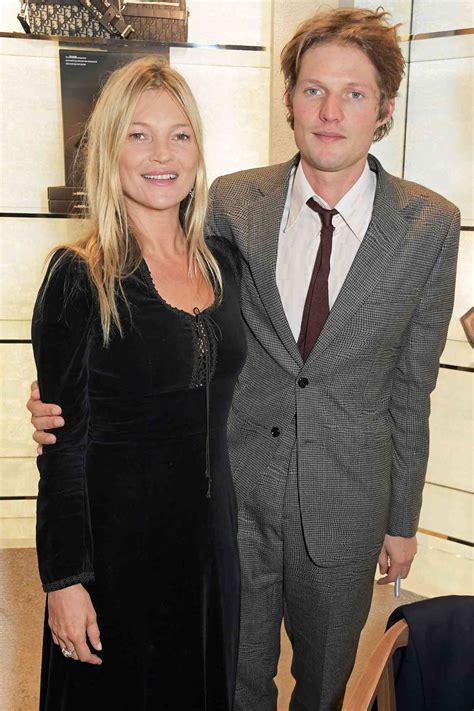 kate moss husband net worth.